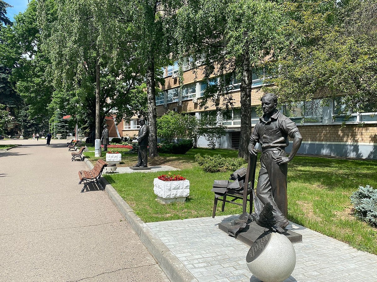 Аллея Нобелевских лауреатов мифистов. Из открытых источников.