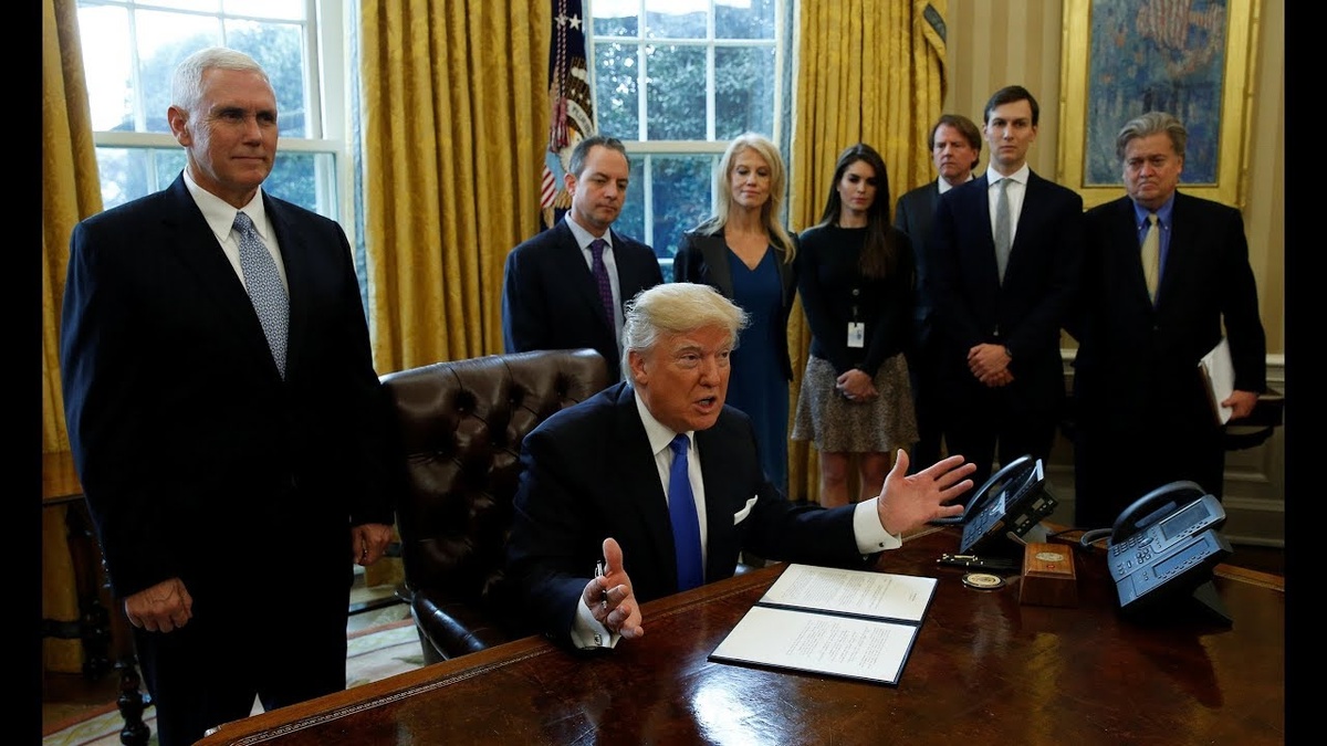    FT: У администрации Трампа произошел резкий сдвиг по отношению к России