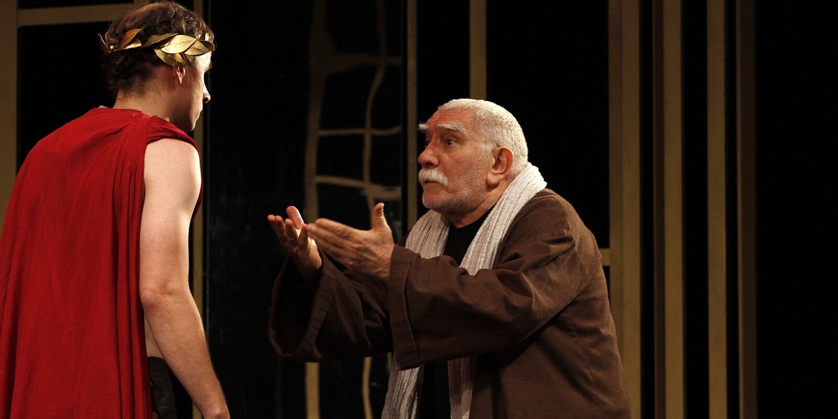 Армен Джигарханян в спектакле