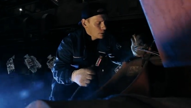    Трек состоит из звуков станков, прессов, рабочих инструментов