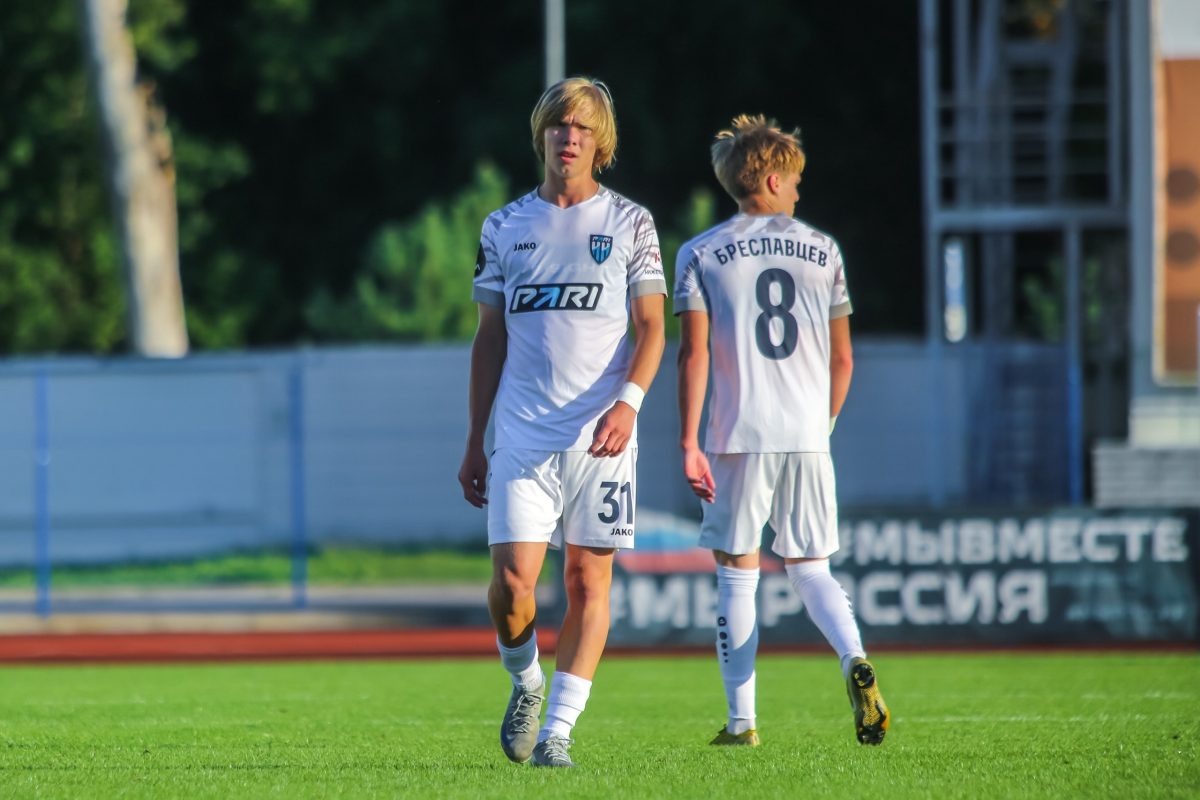    Нижегородцы дали неплохой бой фавориту, но остались без очков