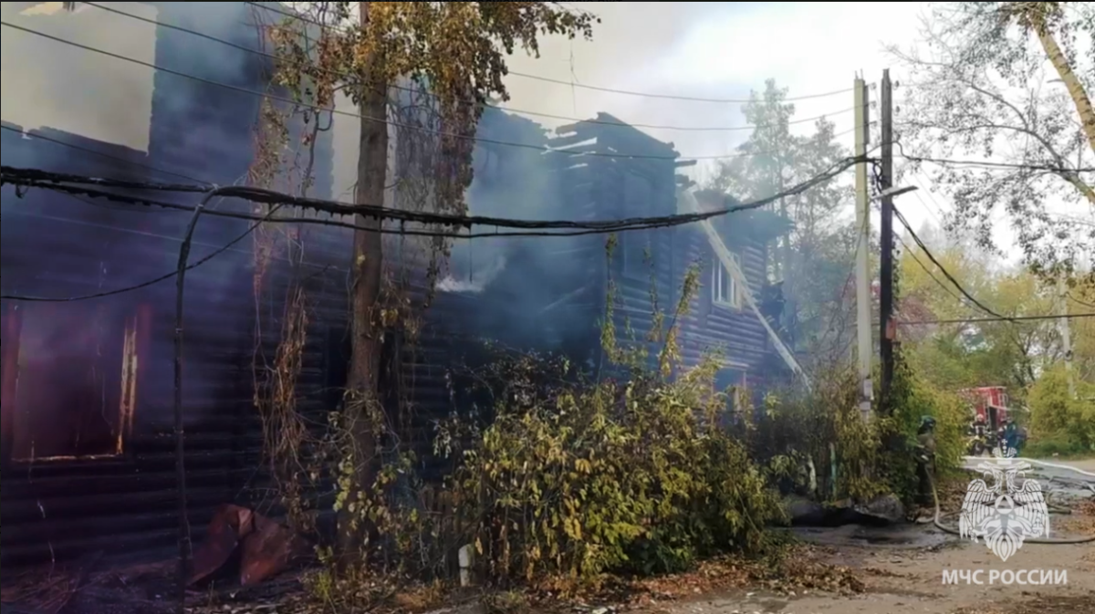    Площадь возгорания составила 300 квадратных метров