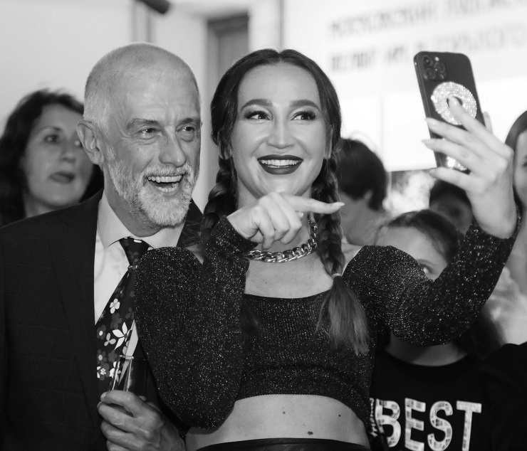 Эдуард Бояков и Ольга Бузова на премьере в МХАТ им Горького