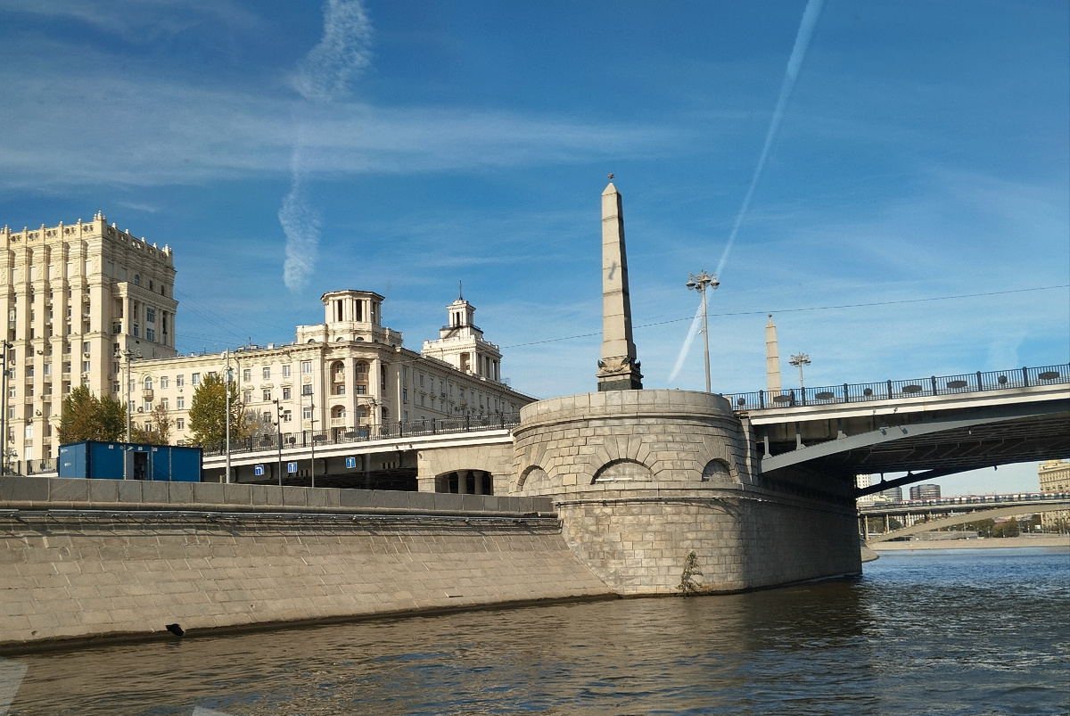 Бережковская набережная. Причал Киевский. Бородинский мост. ЗДЕСЬ и далее фото автора и(или) из личного архива автора, если не указано иначе.