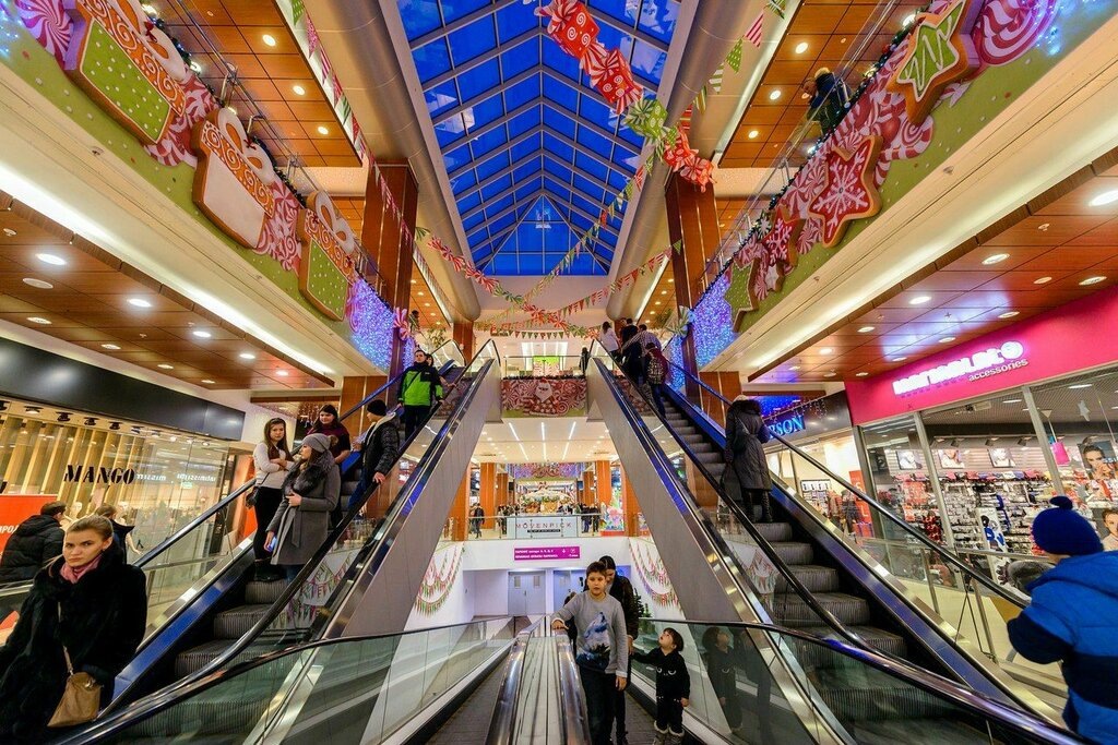 Интерьер торгового центра. Источник: Яндекс.Картинки