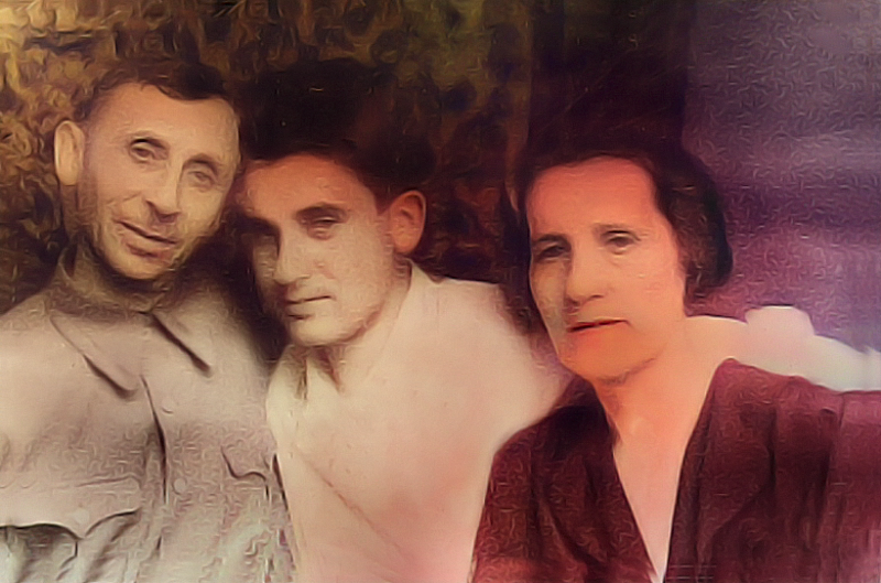 Исай с родителями: Аароном и Лэей Рубенчик