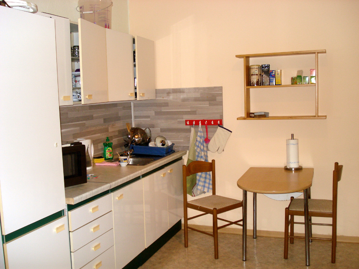 Кухня общая, но всегда пустая.