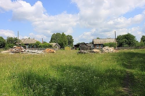 Возник в 1898 как разъезд Шарлова (Шарлово) во время строительства участка Московско-Казанской железной дороги Симбирск – Инза. Входил в состав Карсунского уезда. В 1913 в разъезде Шарлова было 3 двора и 44 жителя. Посёлок сегодня