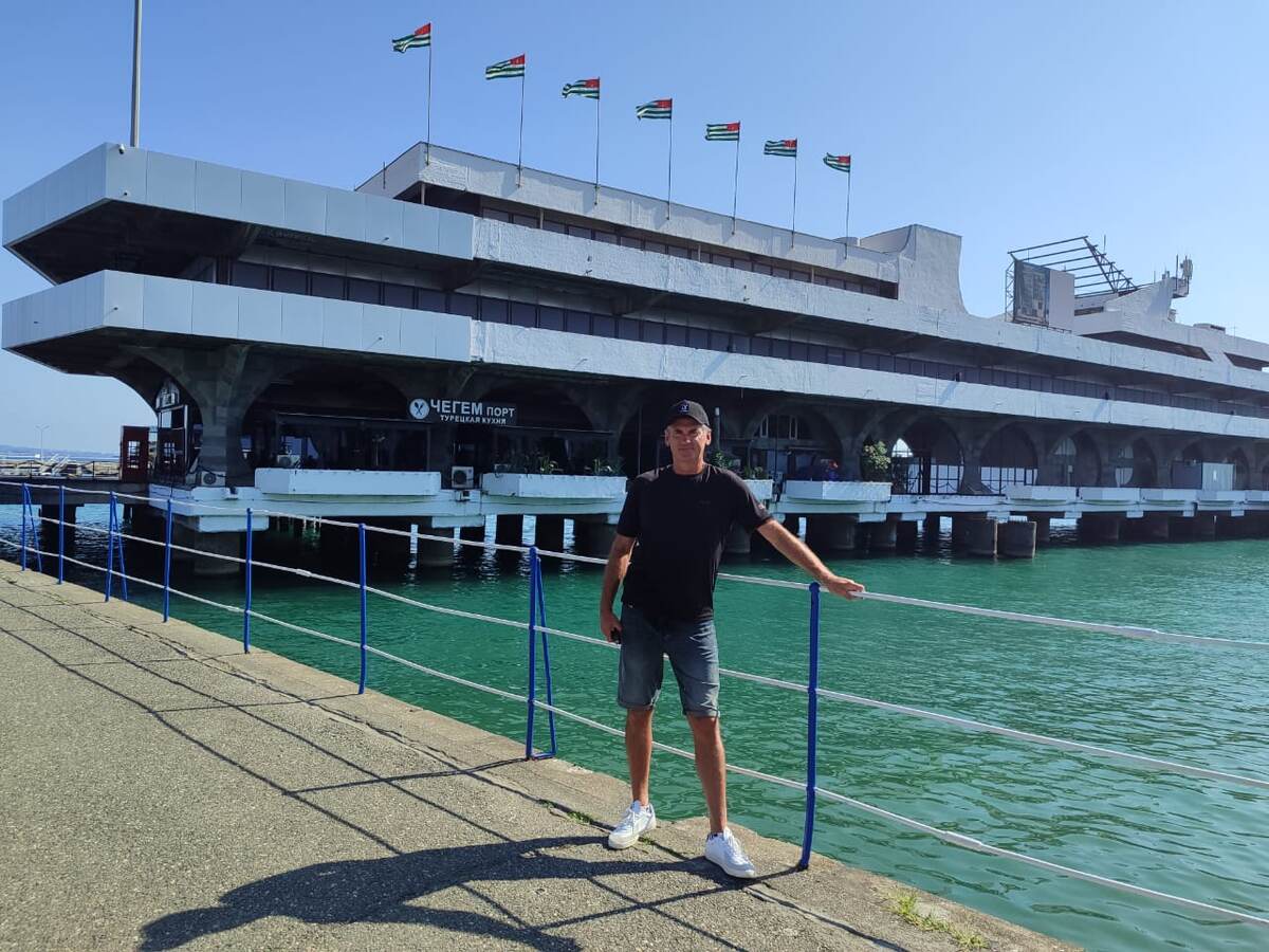 Морской порт в Сухуме (фото автора).