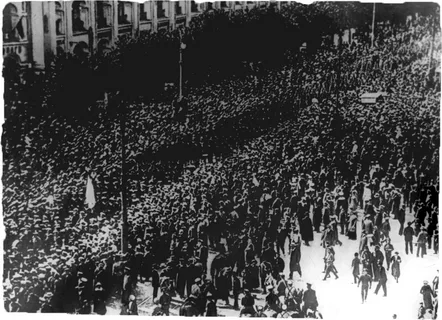 Отпор Корниловскому мятежу в Петрограде  Из картинок Яндекса