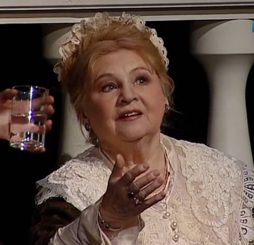 Фото: кадр из фильма-спектакля «Дворянское гнездо» / kino-teatr.ru