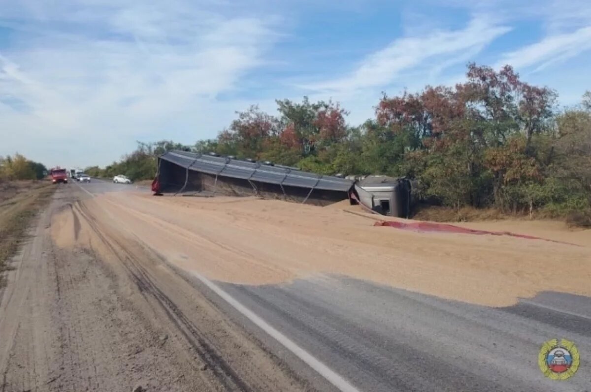    В массовом ДТП с песковозом под Волгоградом погибли водители 2 легковушек