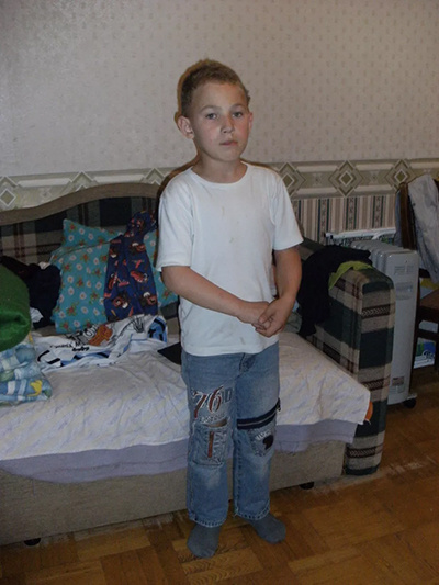 Первое время Витя даже ходить не мог — его нужно было поддерживать