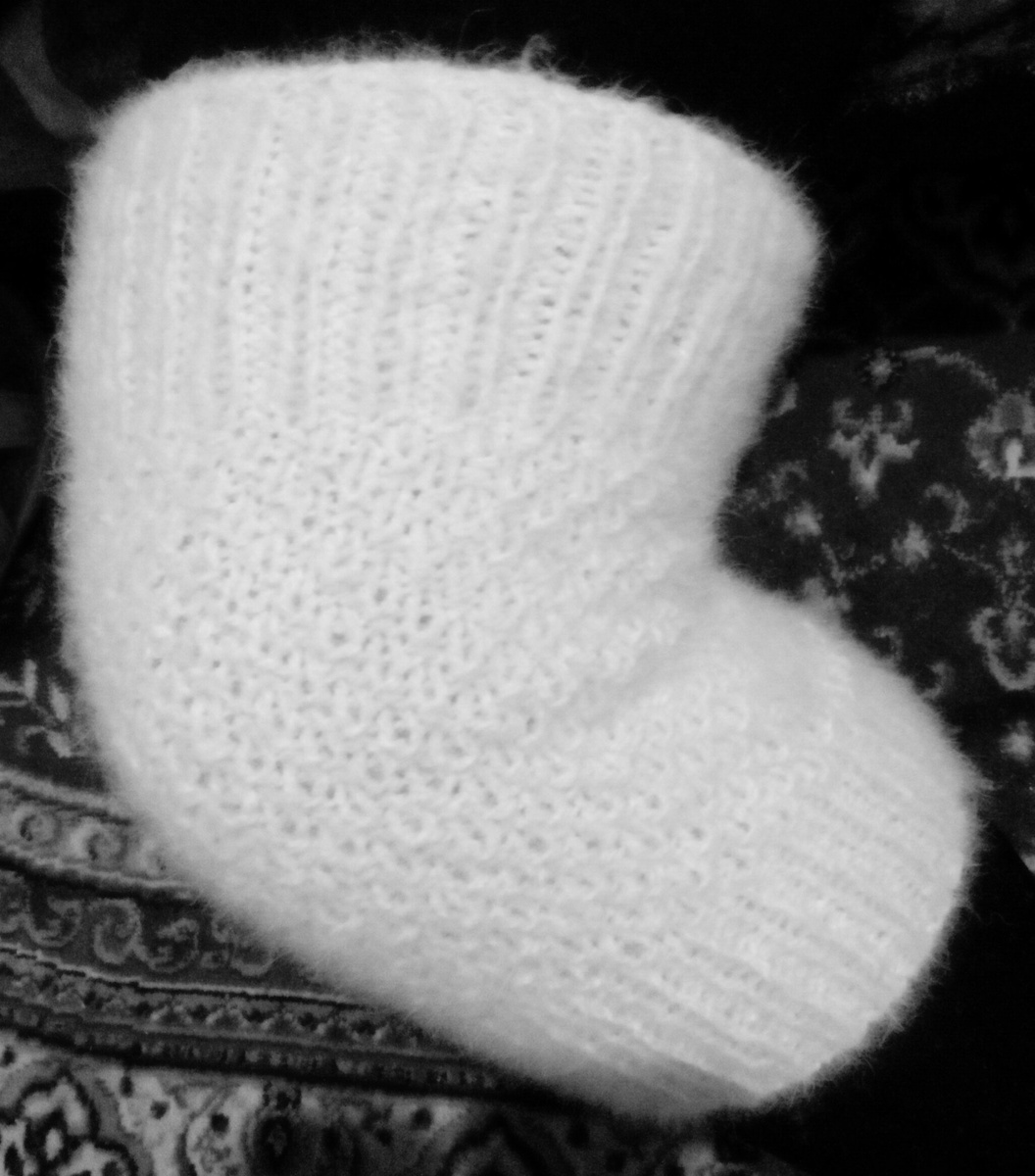 Наколенники из шерсти Акита ину