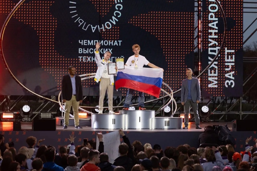 Максим Карелин – абсолютный победитель Чемпионата высоких технологий в компетенции «Ручная лазерная сварка»