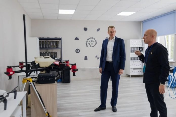 Губернатор Павел Малков во время посещения «Агрокластера», созданного на базе Рязанского колледжа им. Н.Н. Комарова