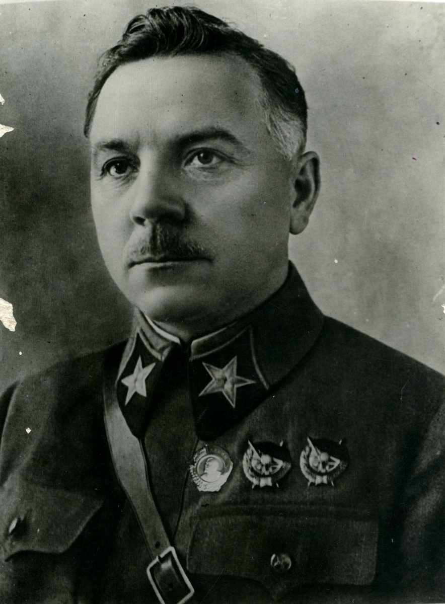 К.Е.Ворошилов. Национальный музей Республики Дагестан им. А.Тахо-Годи.