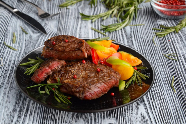 Антрекот из говядины - классика французской кухни.