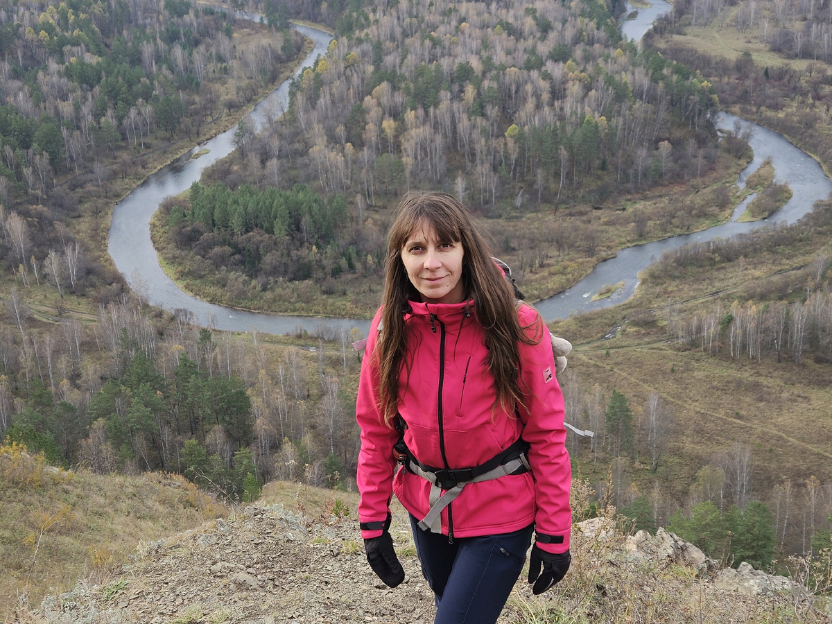 Довольная Алина.