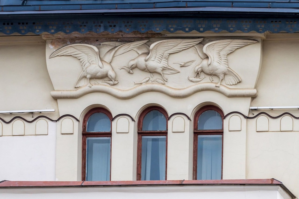 Рельефные панно в оформлении фасадов