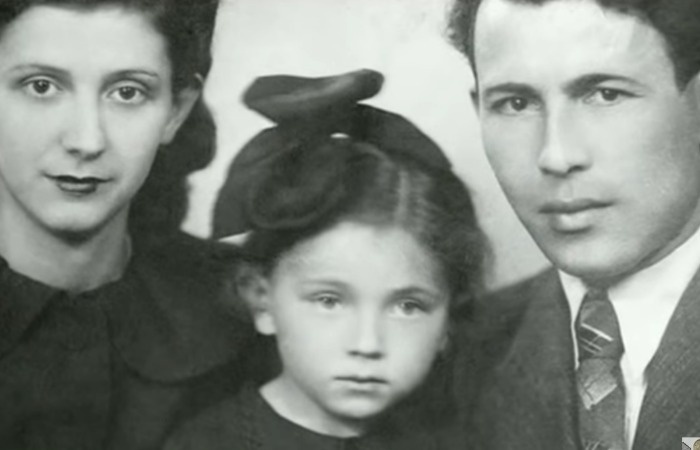 Лариса Рубальская с родителями.