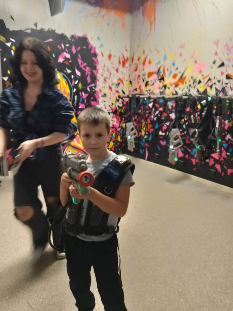 Самые популярные товары в мире: Анализ текущих трендов и их влияния на рынки
В современном мире потребление товаров становится все более многогранным и разнообразным. Глобальные изменения в обществе, развитии технологий и экономике влияют на то, что именно покупается и какие товары становятся популярными. В этой статье мы рассмотрим самые популярные товары в мире, их характеристики и причины успеха, а также влияние на экономику и потребительские тренды.

Глобализация и её влияние на потребление