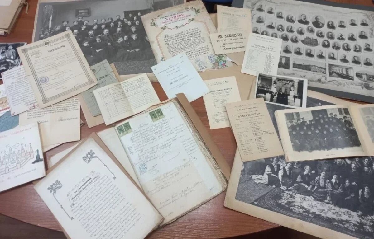    Фотодокументальную выставку ко Дню учителя создали нижегородские архивисты