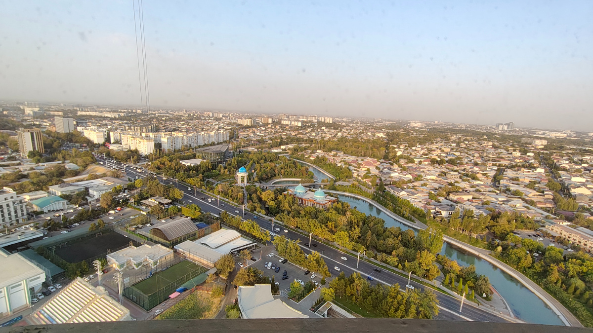 Знакомый канал и мемориальный парк, где мы утром гуляли