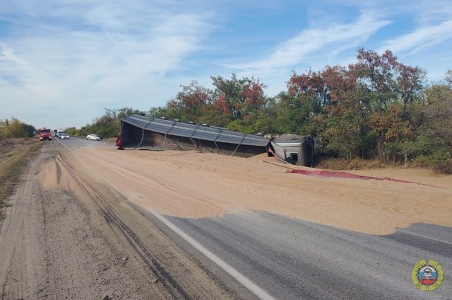    На месте ЖТП (оперативная съёмка ГУ МВД России по Волгоградской области)