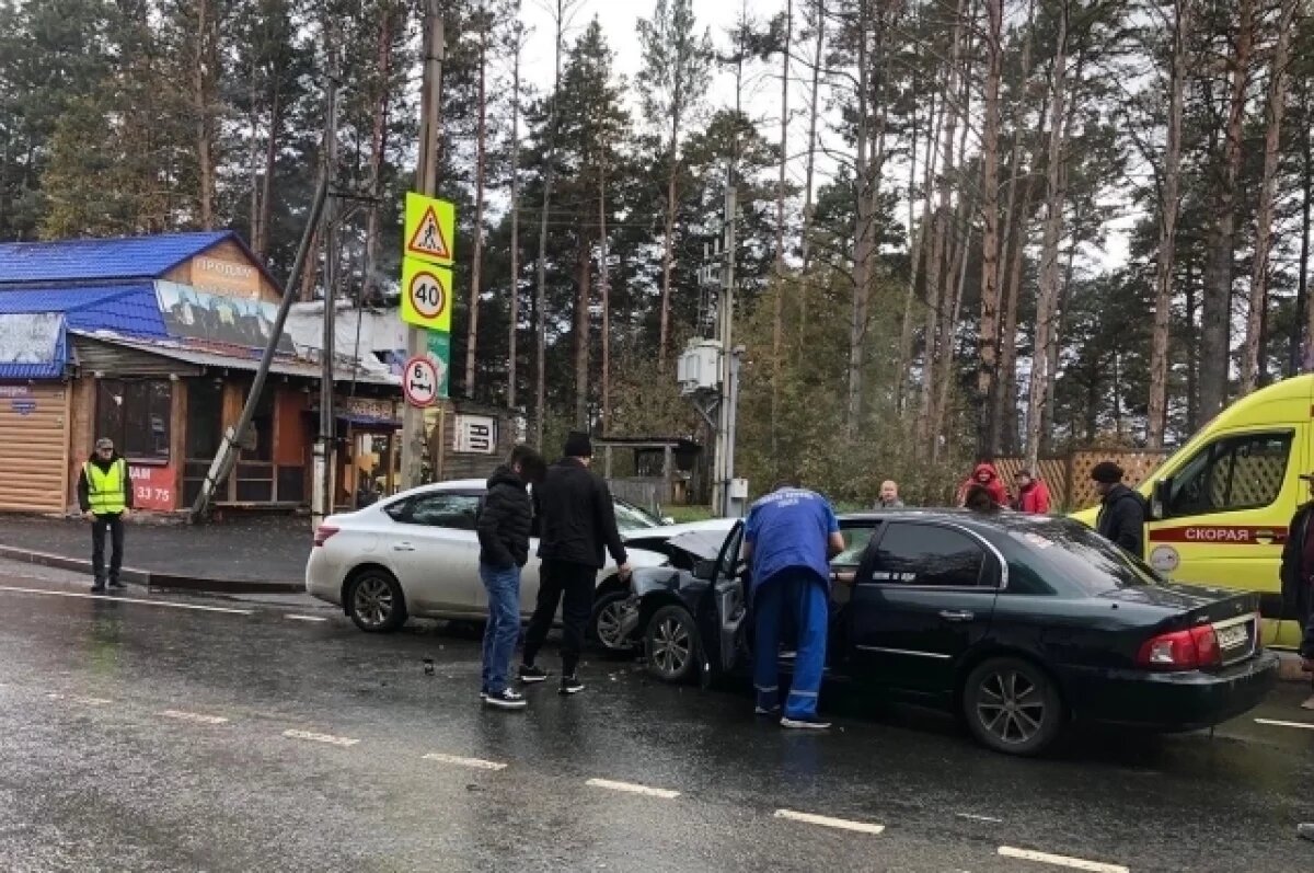    Четверо пострадали при лобовом столкновении Nissan и Kia в Томске