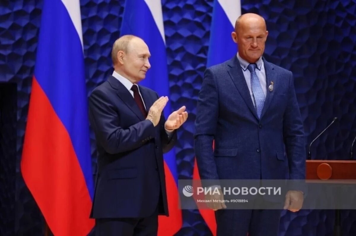    Президент Путин присвоил звание известному в Приморье человеку