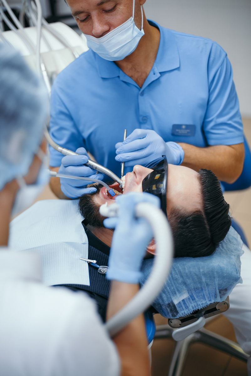 Фотография взята с сайта стоматологии Дмитрович Фэмили https://www.dmitrovich.ru/