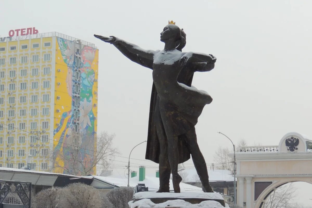    Климатологи знают, что зима в Улан-Удэ начинается после 20 октября и длится примерно по 10 апреля, без малого полгода.