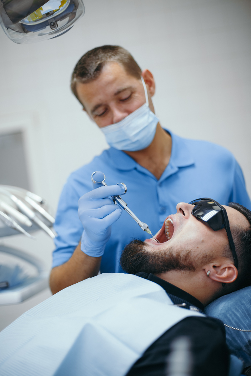 Фотография взята с сайта стоматологии Дмитрович Фэмили https://www.dmitrovich.ru/