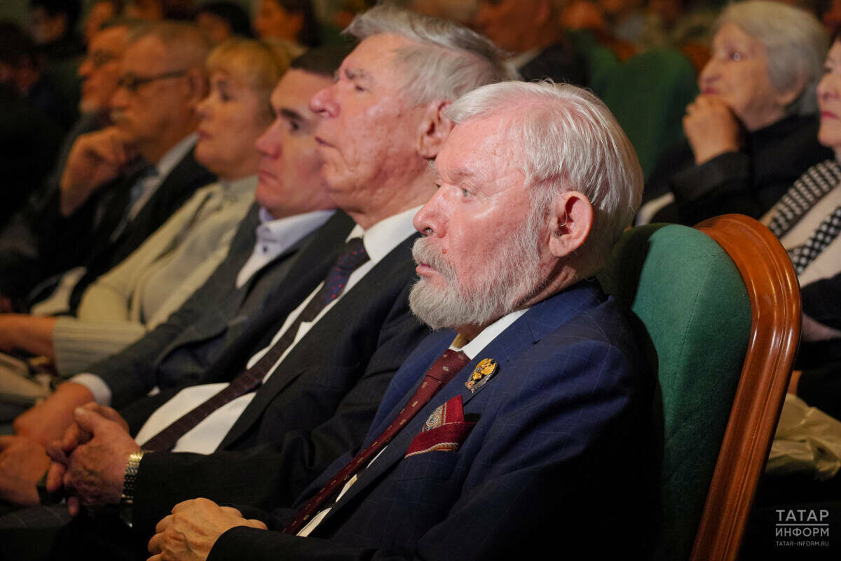 Ренат Харис (на переднем плане): «Объединение положительно скажется на качестве наших произведений»