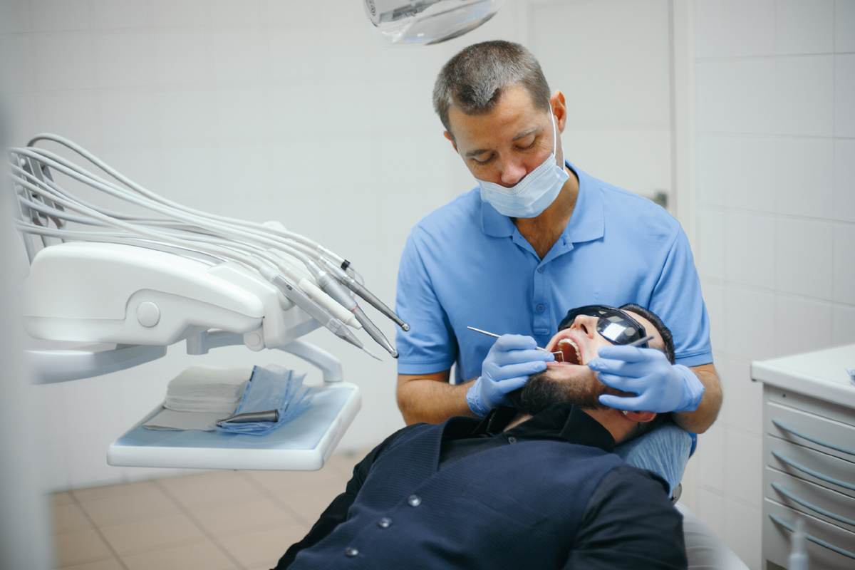 Фотография взята с сайта стоматологии Дмитрович Фэмили https://www.dmitrovich.ru/