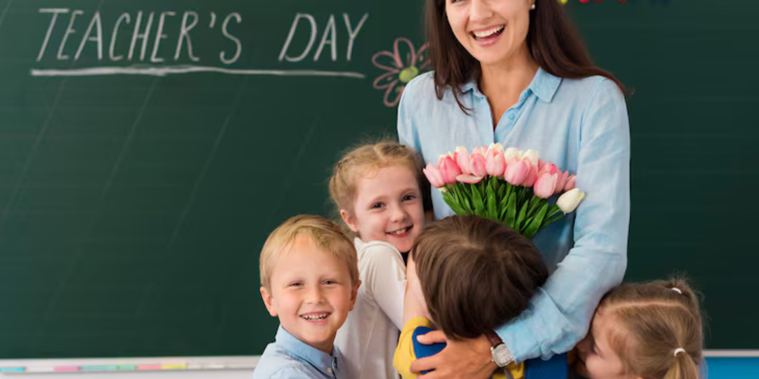 Неожиданные учителя: кого и как поздравить с Днем Учителя