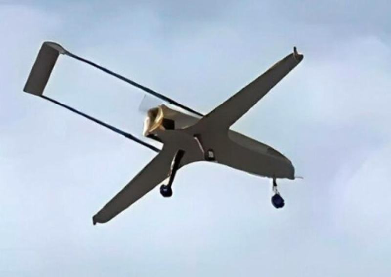 Тот самый вражеский беспилотный летатtльный аппарат, воздушное сдуно, которые они тогда сбивали.