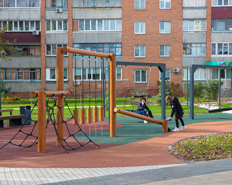     В сквере на улице Гагарина завершили благоустройство