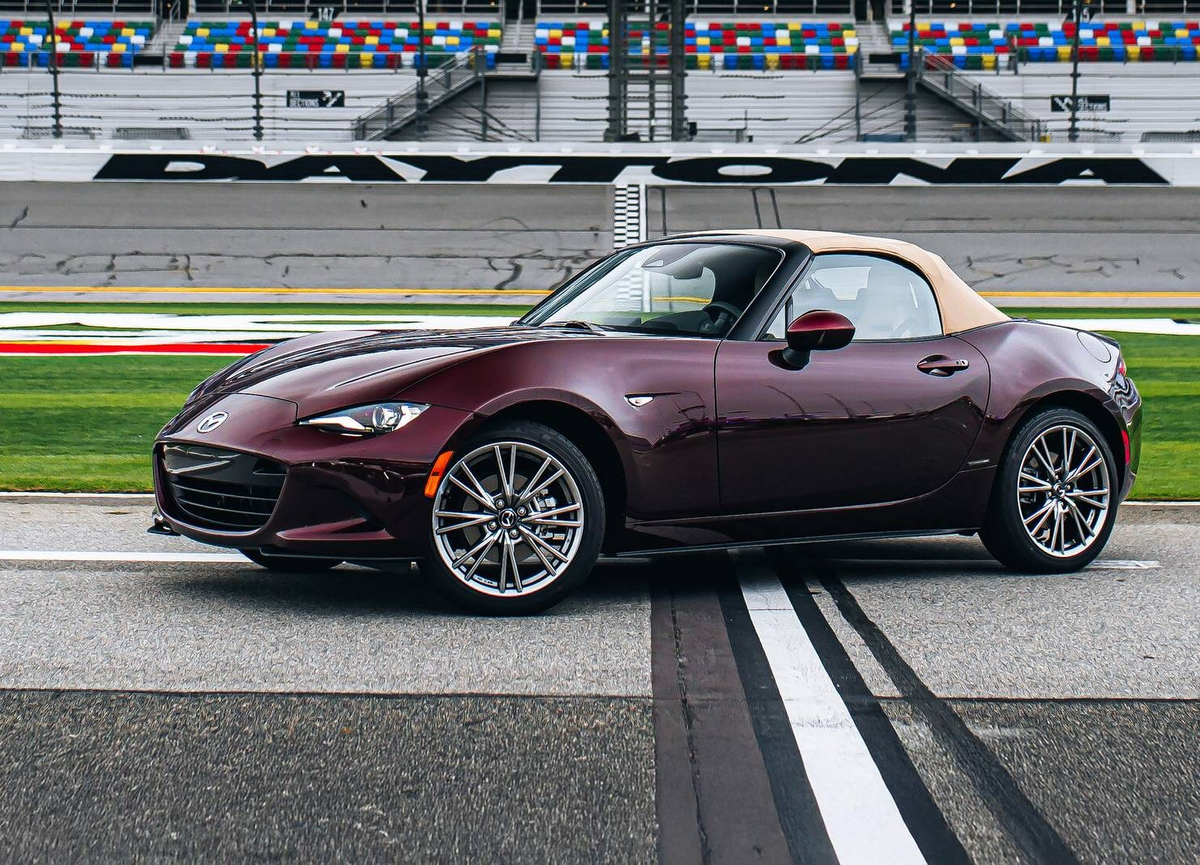 Самый дешевый спорткар стоит более 30 000 долларов