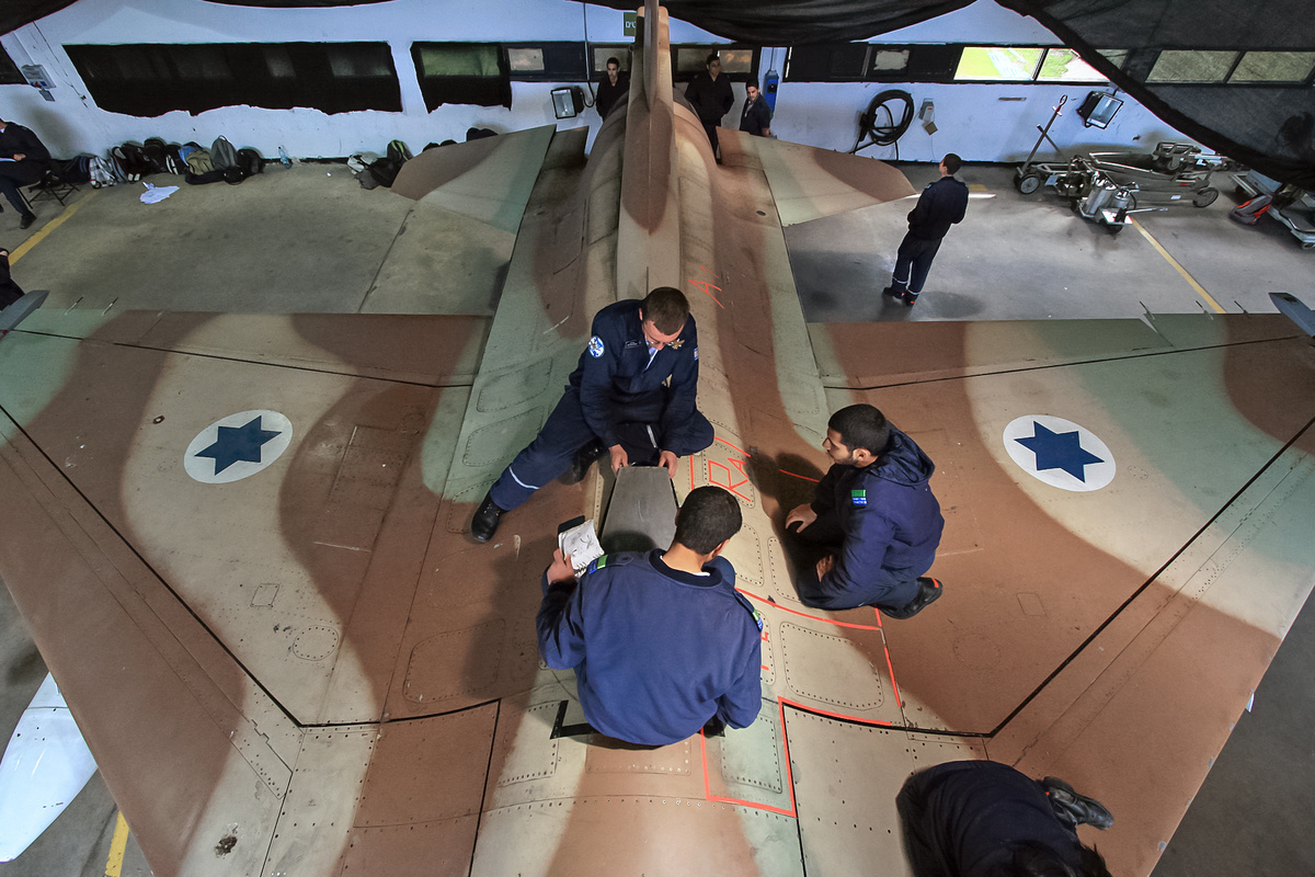 Регламентные работы на F-16C блок 40, 2011 г. 