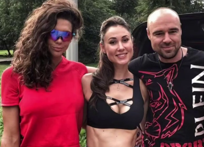 Эстер Трубицына, Елена и Роман Товстик. Фото: соцсети