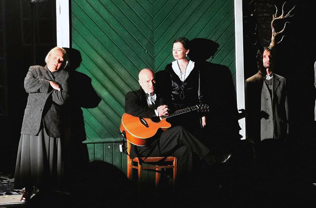 По любви был создан новый спектакль Тверского ТЮЗа «Обыкновенное чудо»