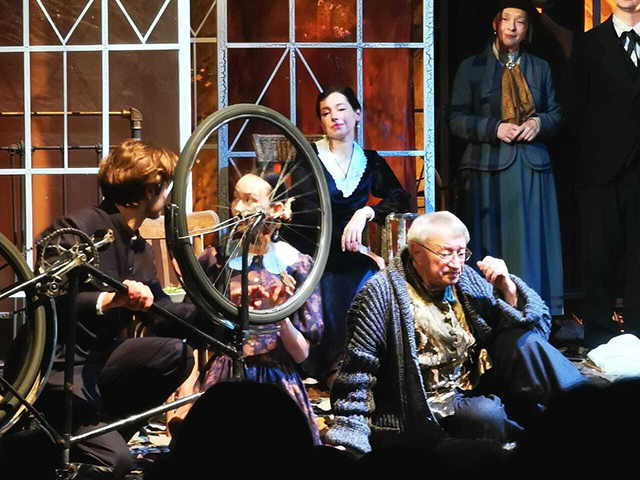 По любви был создан новый спектакль Тверского ТЮЗа «Обыкновенное чудо»