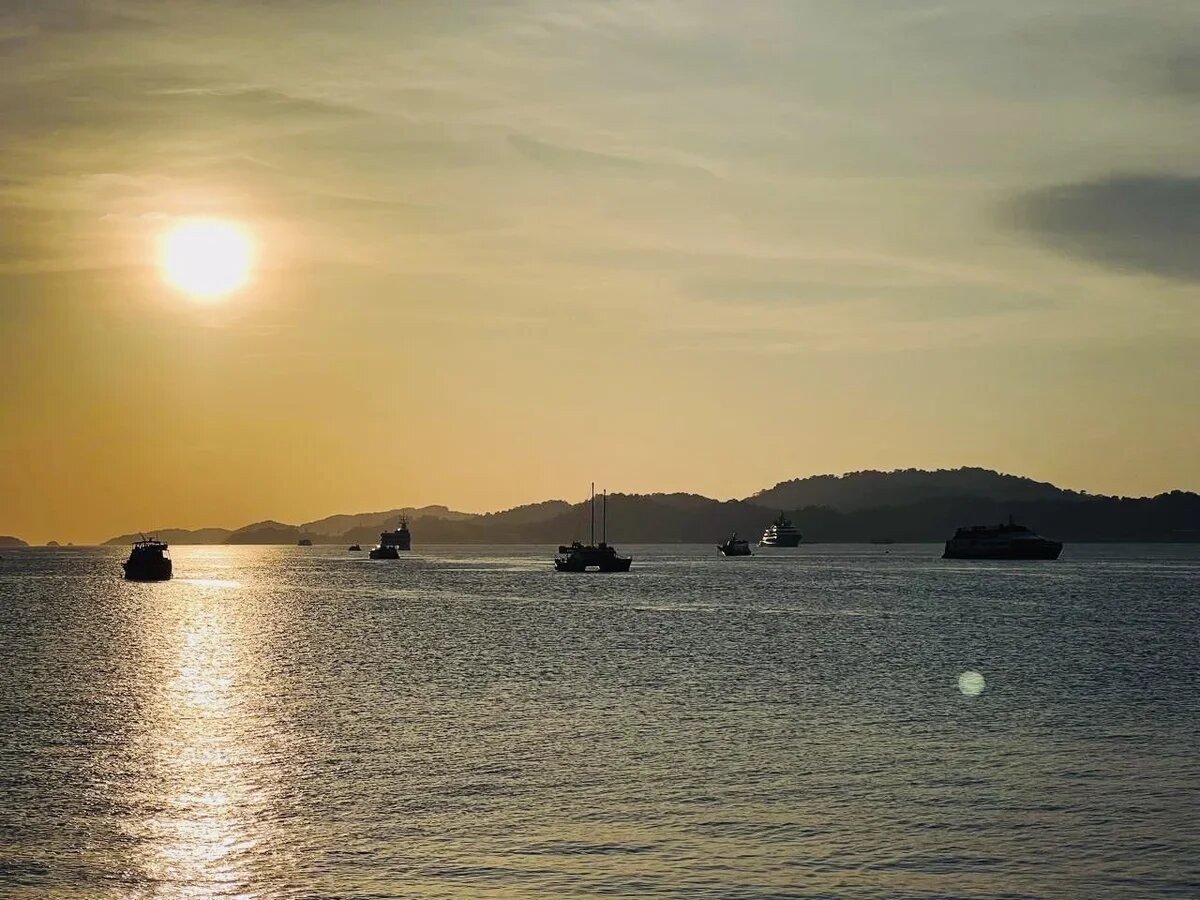    Закат на Лангкави. Малайзия. Фото АТОР