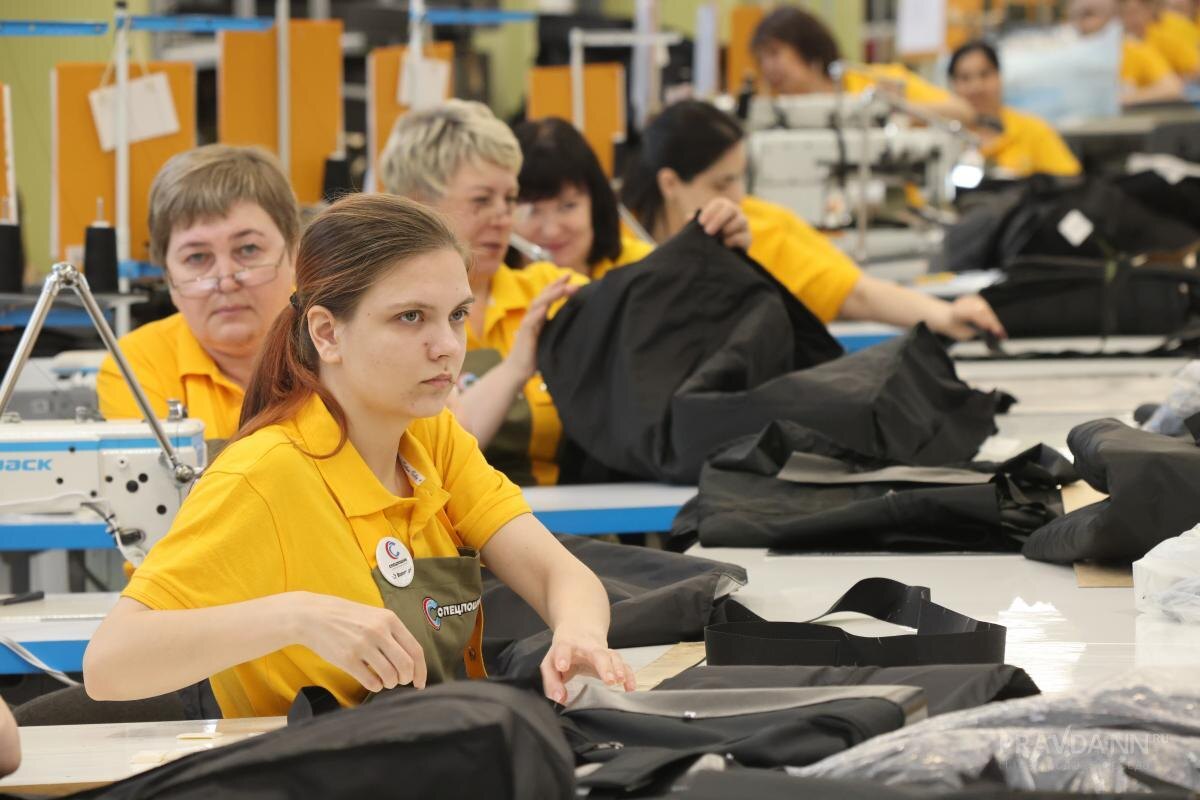    Точная сумма зависит от навыков работы с разными изделиями и оборудованием и опыта работы в сфере швейного производства