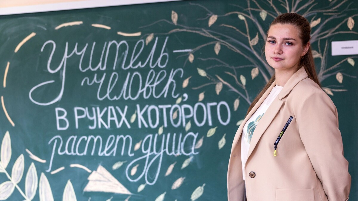    В родной школе и стены помогают. Фото: Юрий Здебский / «Ямал-Медиа»