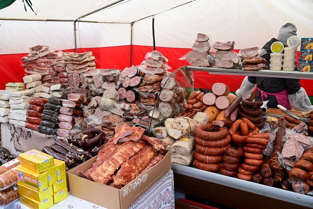    Осенняя сельскохозяйственная ярмарка в Петрозаводске. Фото: "Республика"/Сергей Юдин