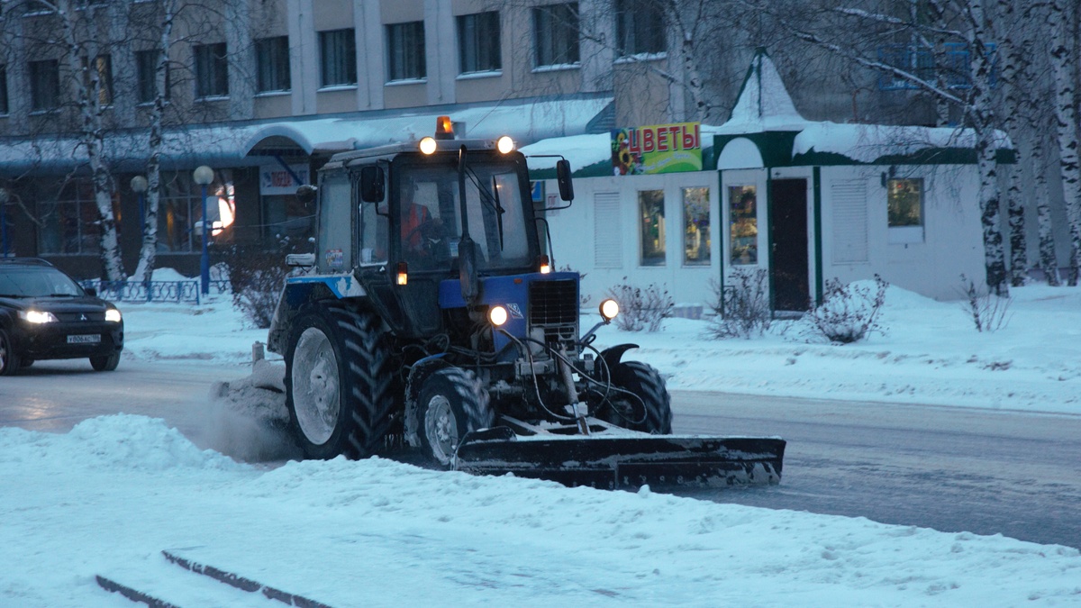    239 тысяч тонн реагентов. Дорожники Югры готовы к зиме