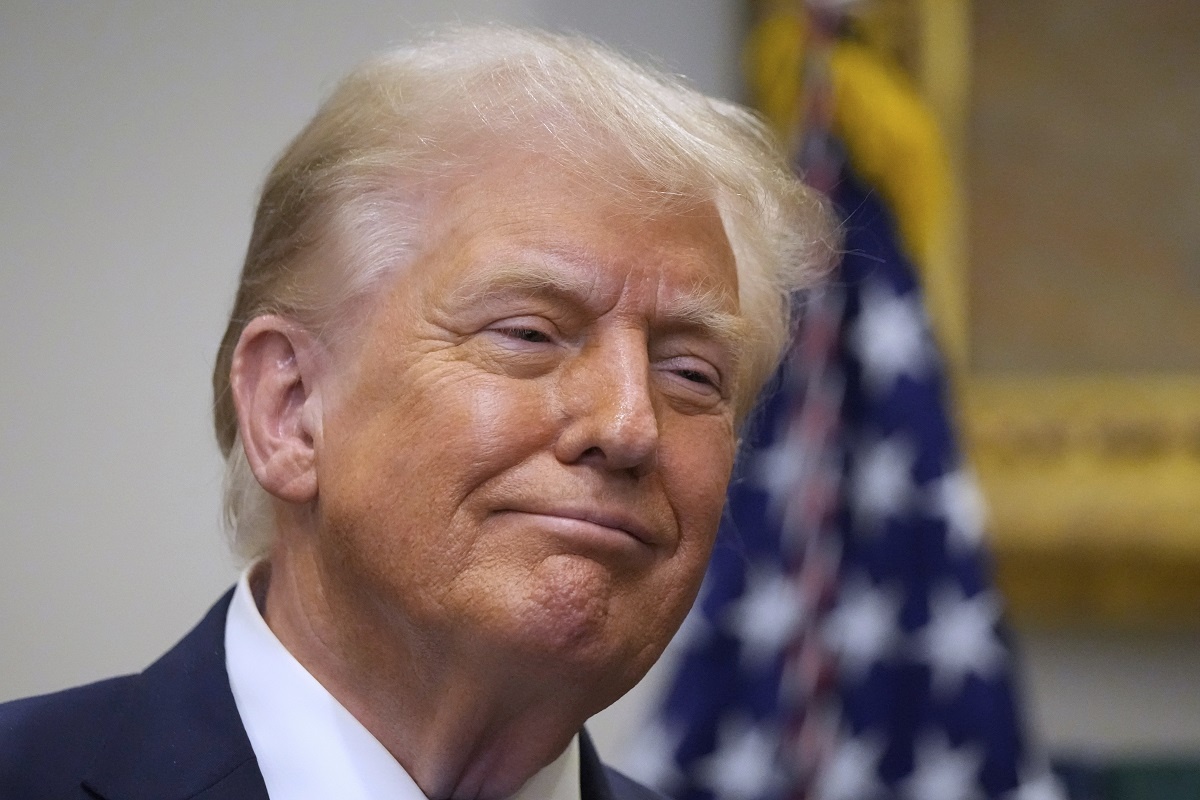    Поведение Дональда Трампа в последнее время вызывает массу подозрений